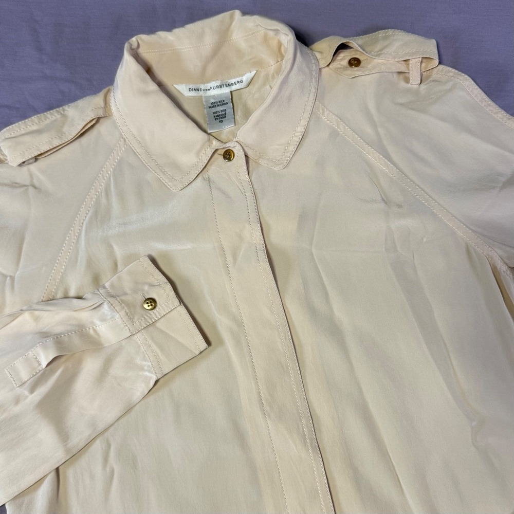 Diane‎ Von Furstenberg Silk Blouse Women's Size 10 Button Up Epaulettes